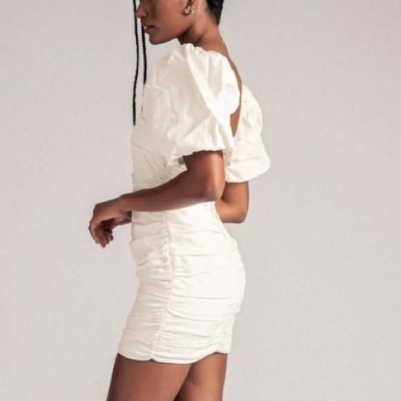 Linen cream dress brand new worn once for photoshoot - Picture 2 of 5